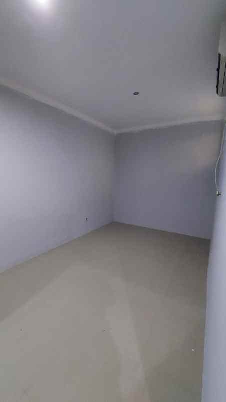 disewakan rumah pantai mentari