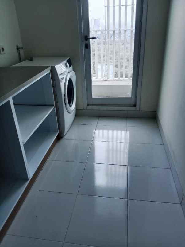 disewakan unit furnish apartemen grand sungkono lagoon