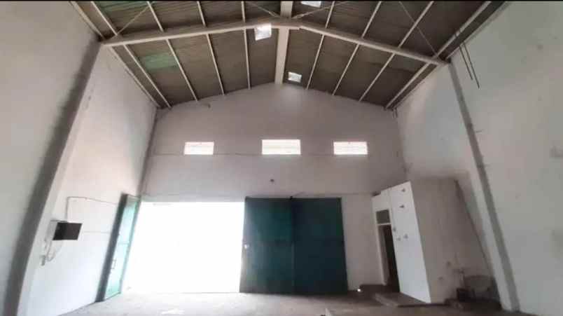 gudang lebak kenjeran bebas banjir akses truk engkel