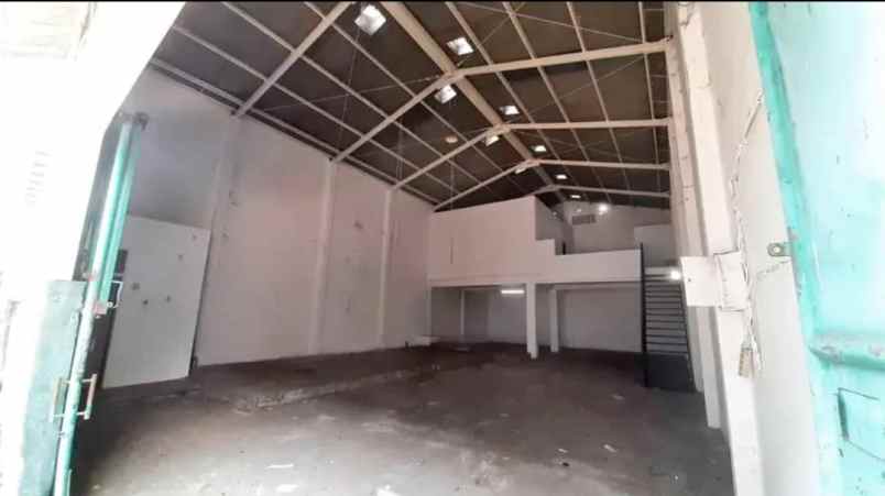 gudang lebak kenjeran bebas banjir akses truk engkel