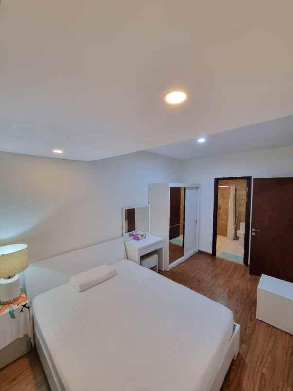 jual apartment grand sungkono lagoon lt 16 surabaya