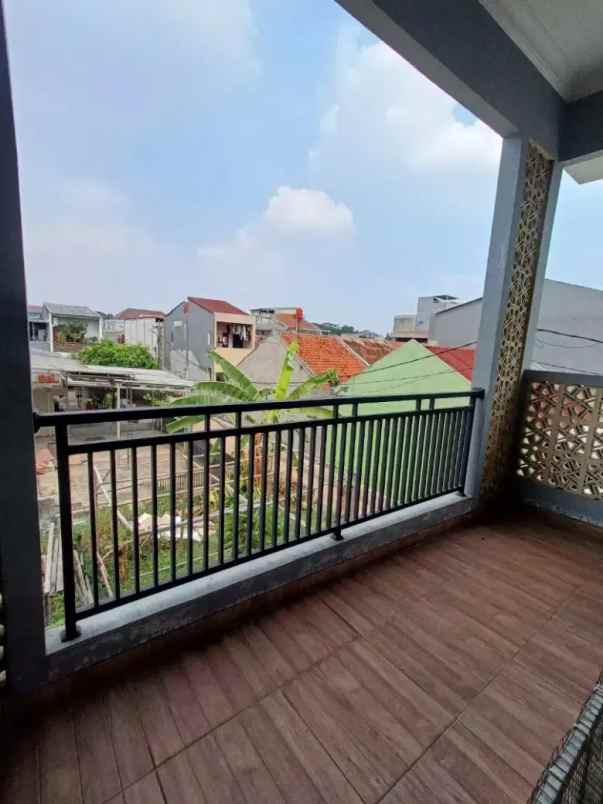 jual rumah 2 lantai di ciledug perbatasan jakarta