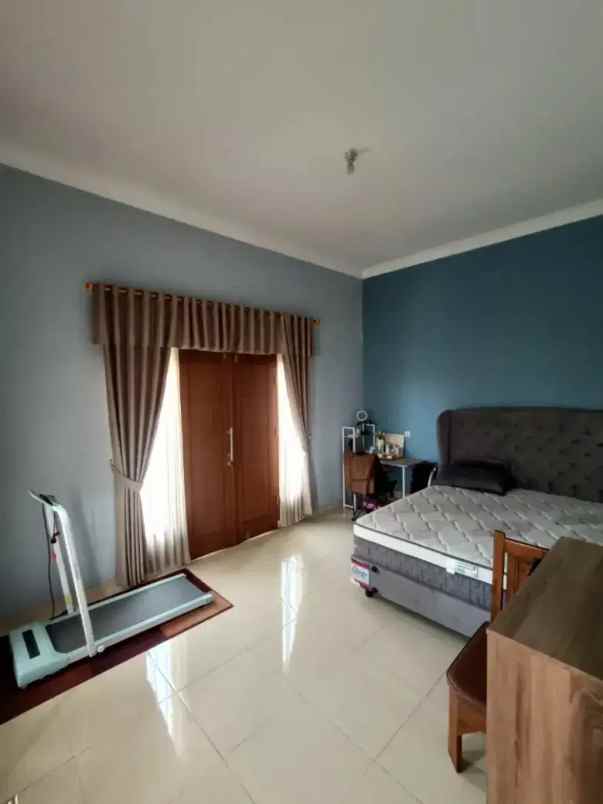 jual rumah 2 lantai di ciledug perbatasan jakarta