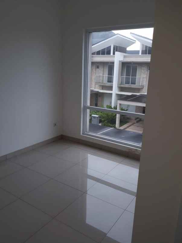 jual rumah 2 lantai di green puri 2 cengakreng