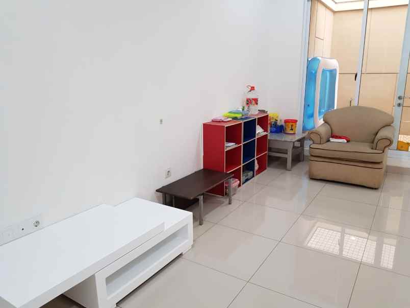 jual rumah 2 lantai di green puri 2 cengakreng