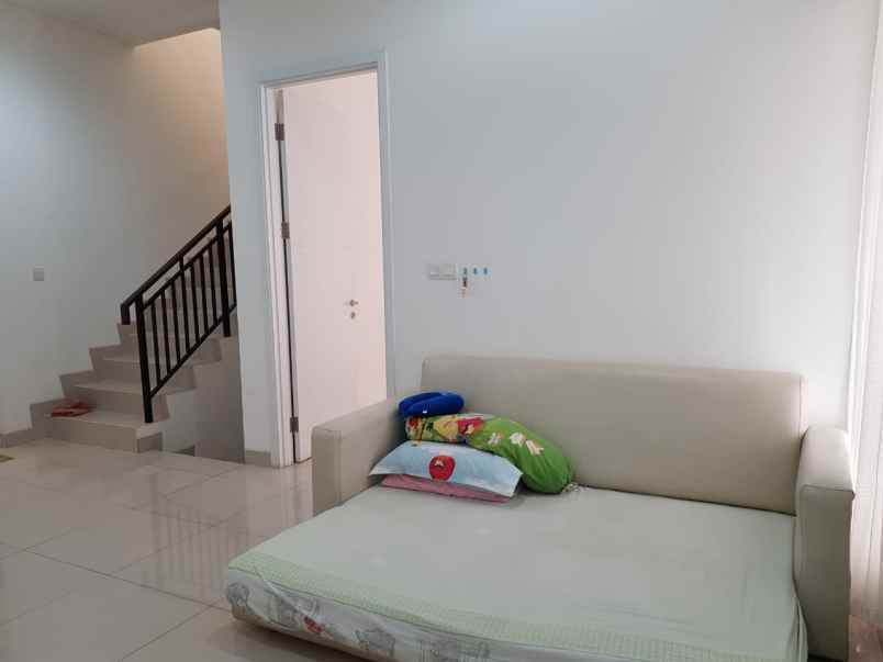 jual rumah 2 lantai di green puri 2 cengakreng
