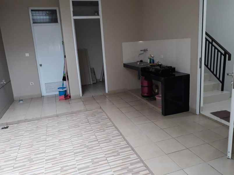 jual rumah 2 lantai di green puri 2 cengakreng