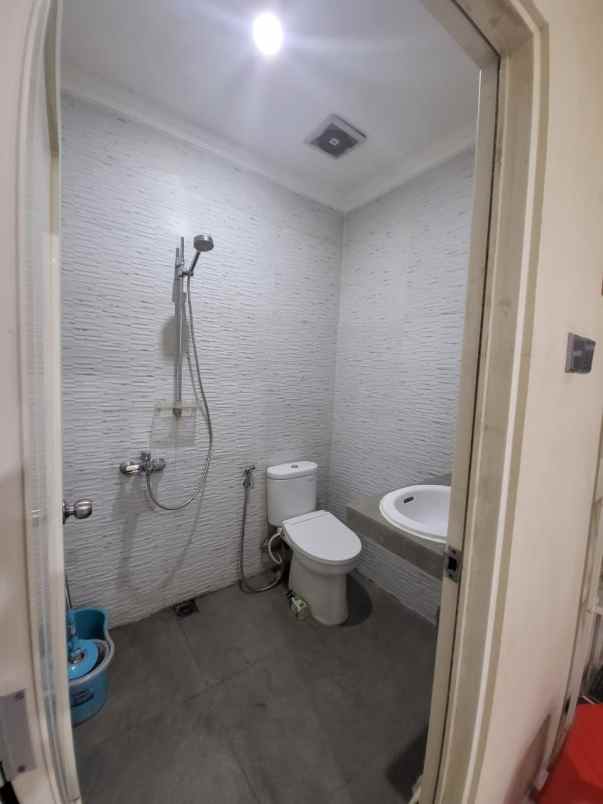 jual rumah mutiara taman palem cengkareng