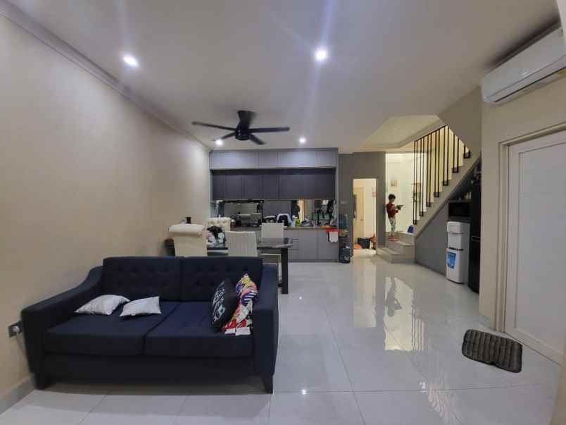 jual rumah mutiara taman palem cengkareng