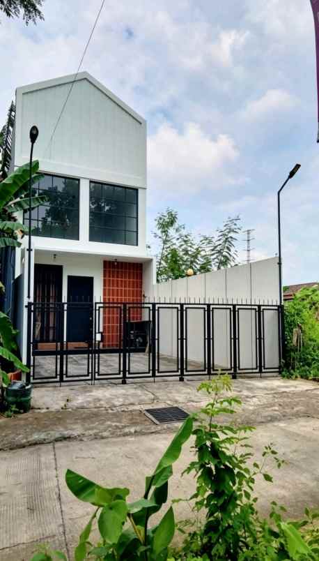 jual villa kolam renang di kawasan jl damai yogyakarta