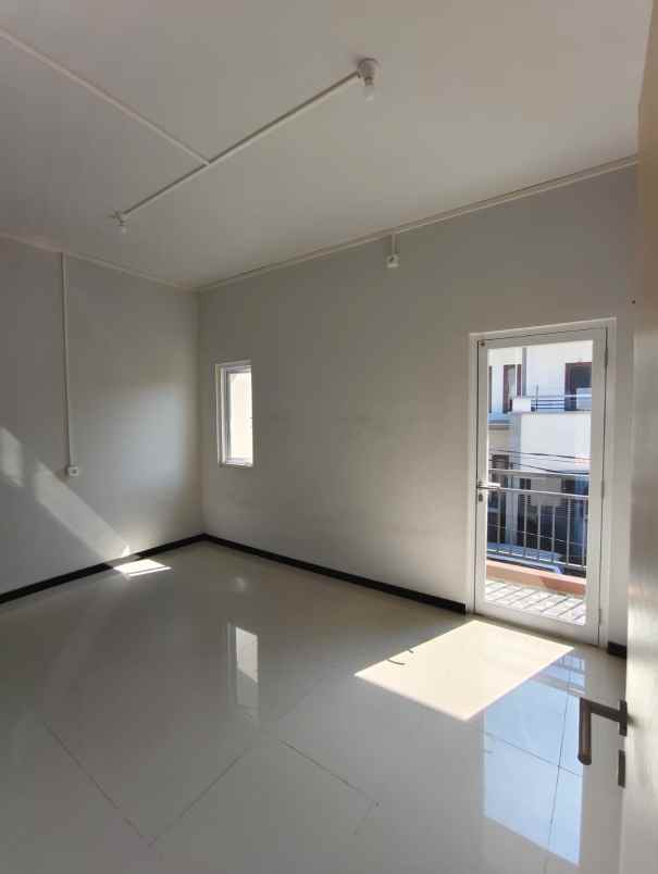 kencana sari timur rumah baru gress dijual