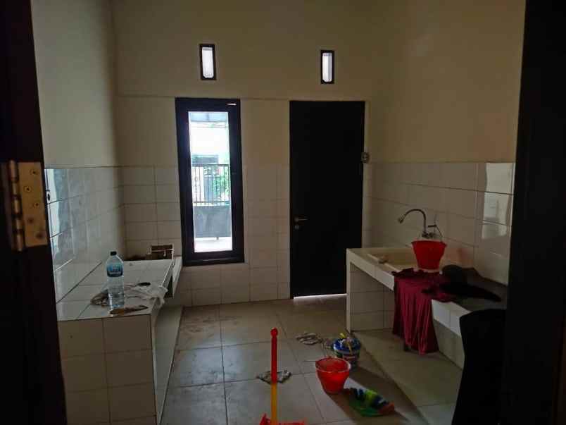 puri surya jaya sidoarjo rumah 2 lantai row jalan 7 m