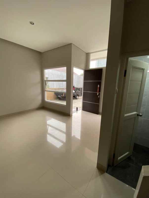 rmah baru 2 lantai di pondok melati jatimurni bekasi