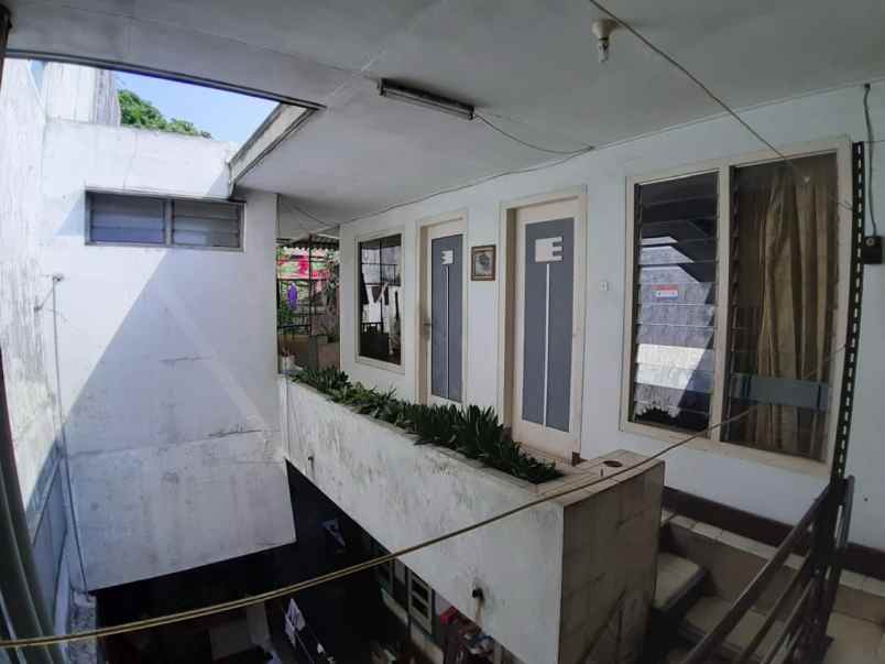 ruko 2 lt komersial pasar besar malang