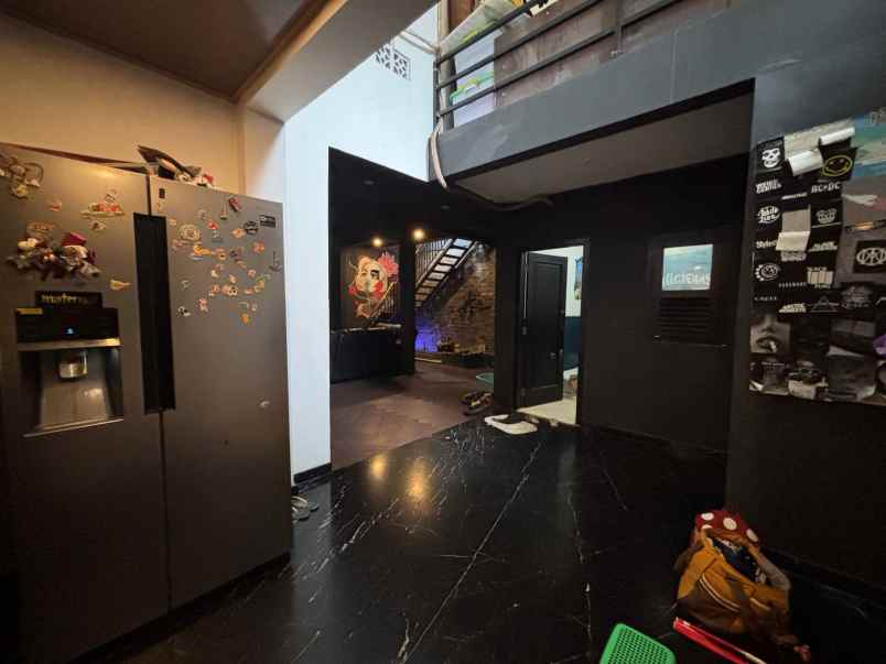 rumah 2 lantai di srondol kulon di banyumanik semarang