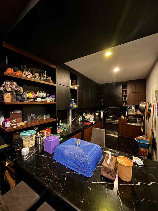 rumah 2 lantai di srondol kulon di banyumanik semarang