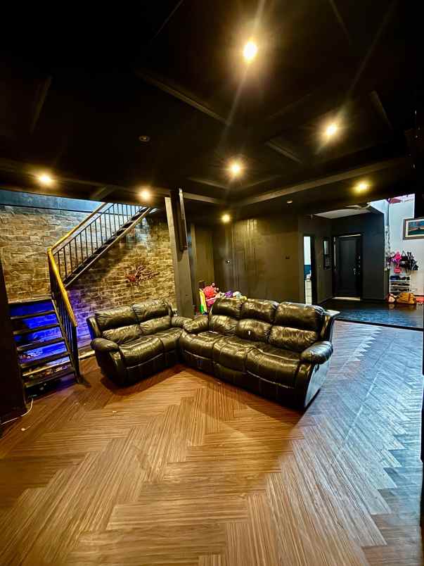 rumah 2 lantai di srondol kulon di banyumanik semarang