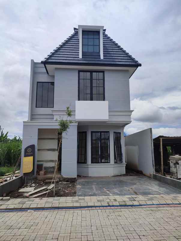 rumah 2 lantai lokasi di arjowinangun malang