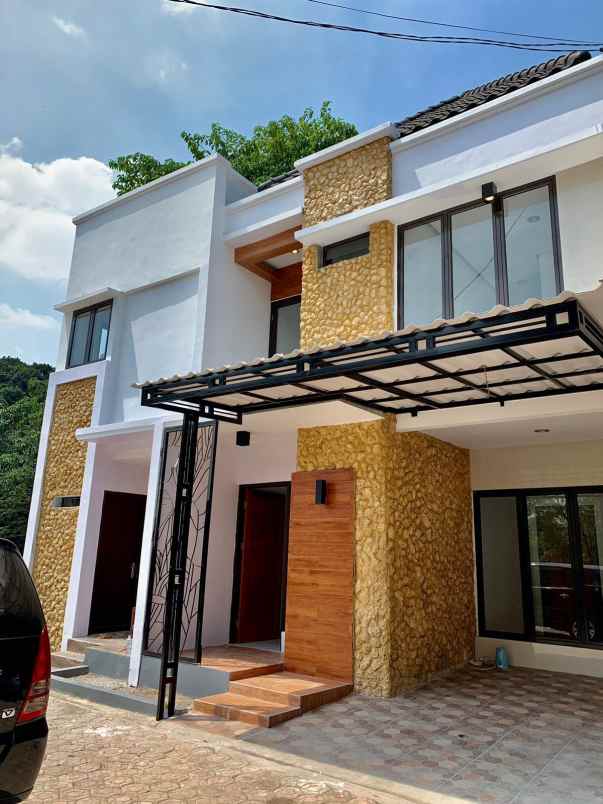 rumah 2 lantai minimalis mewah di jantung kota depok