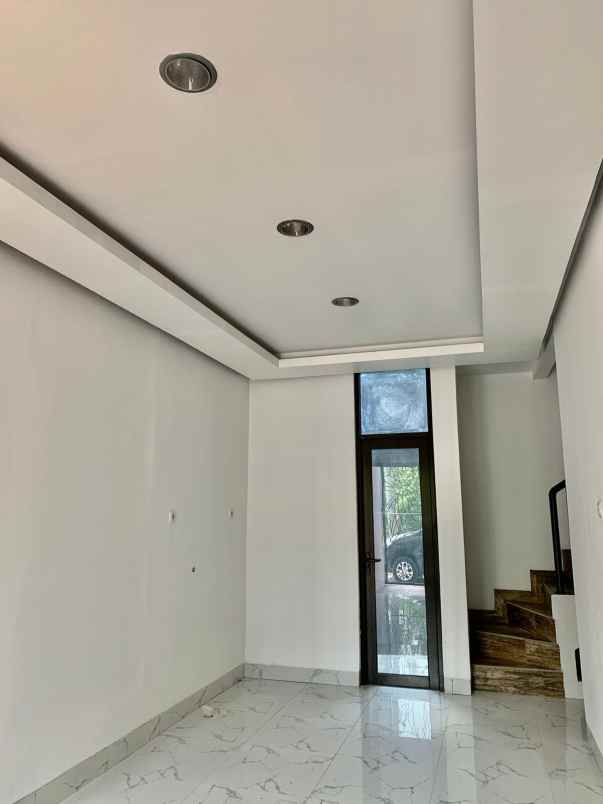 rumah 2 lantai minimalis mewah di jantung kota depok