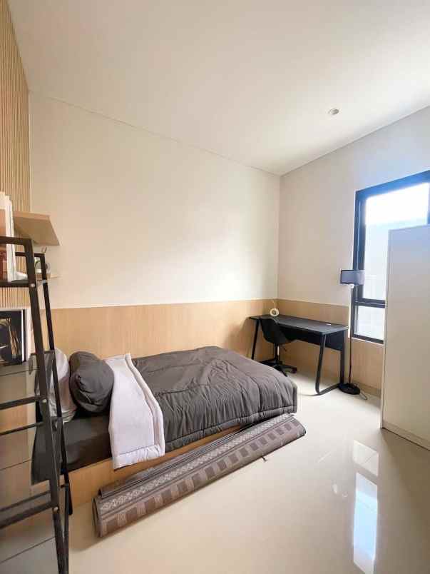 rumah 2 lantai selangkah ke binus school bsd