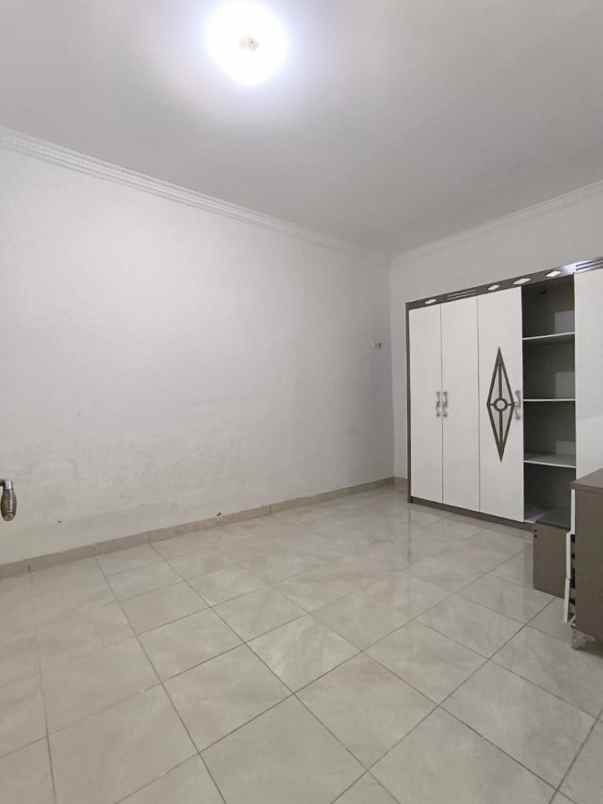 rumah 3 kamar tidur dekat sekolah harapan indah bekasi