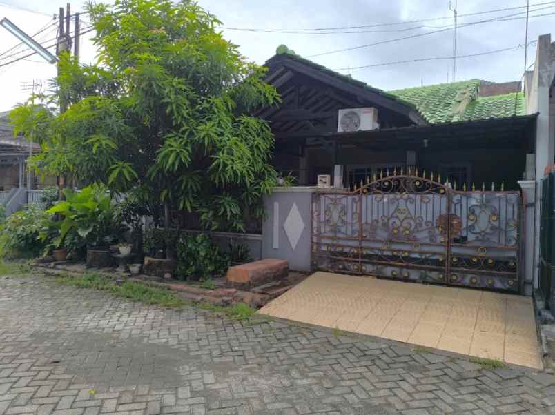 rumah 3 kamar tidur dekat sekolah harapan indah bekasi