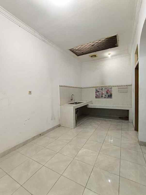 rumah 3 kamar tidur dekat sekolah harapan indah bekasi