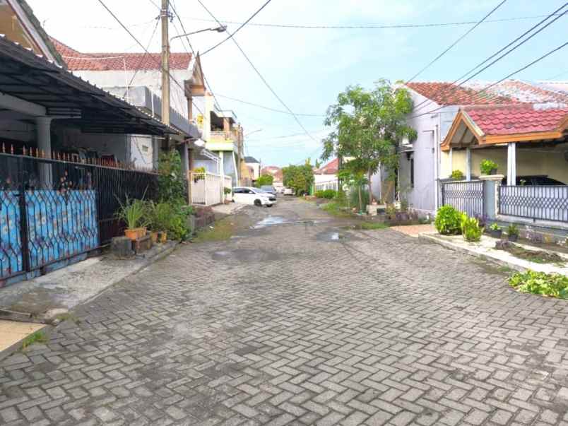 rumah 3 kamar tidur dekat sekolah harapan indah bekasi