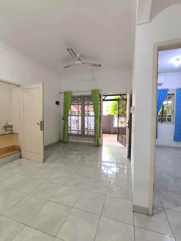 rumah 3 kamar tidur dekat sekolah harapan indah bekasi