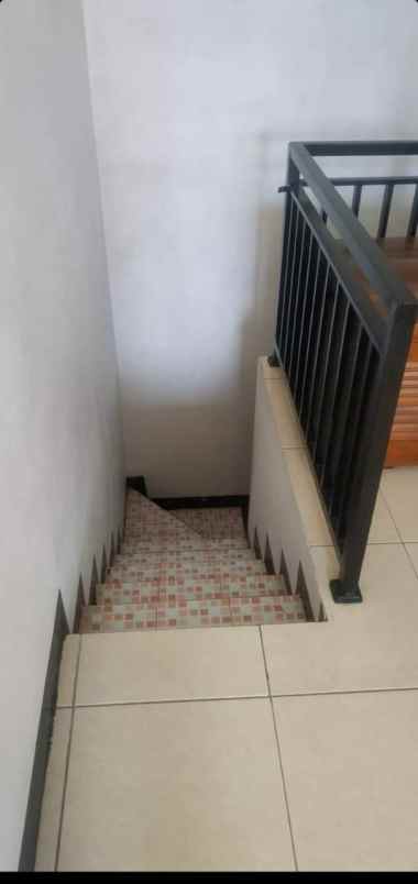 rumah 3 lantai lokasi lembang kabupaten bandung barat