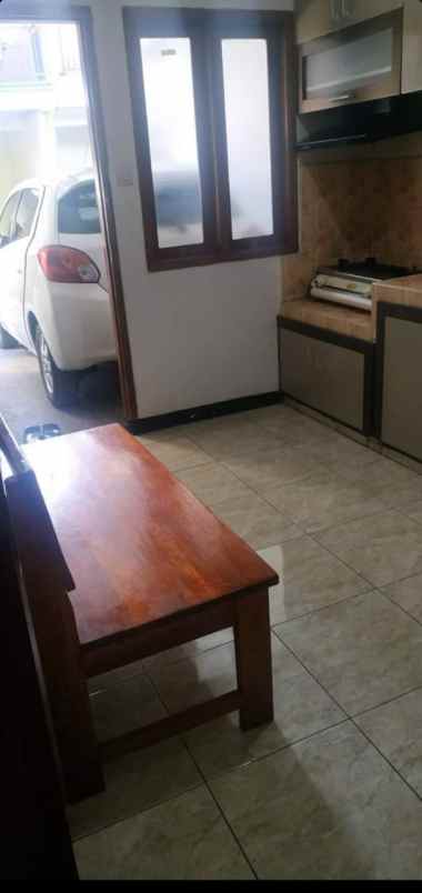 rumah 3 lantai lokasi lembang kabupaten bandung barat