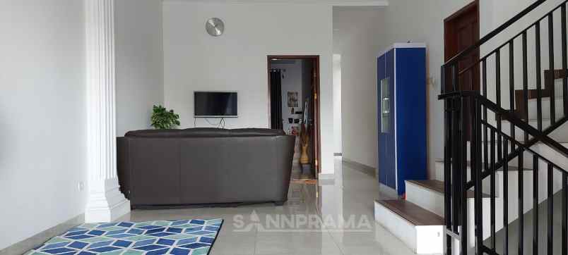 rumah 3 lt semi furnished pancoran mas depok