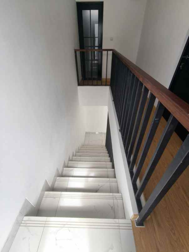 rumah 600 jutaan paling dekat upi sayap setiabudi