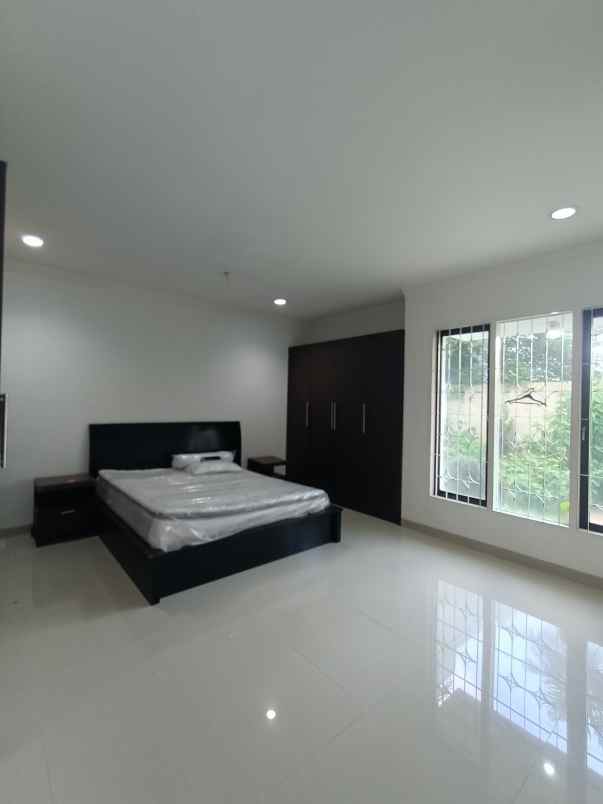 rumah bagus siap huni dengan private swimming pool