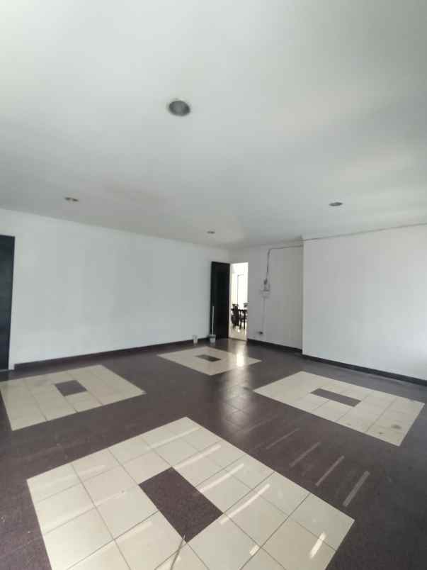 rumah bagus siap huni dengan private swimming pool