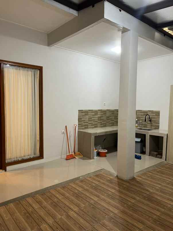 rumah bali garden city view awiligar