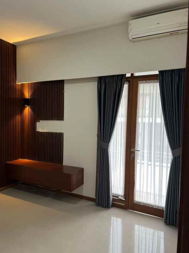 rumah bali garden city view awiligar