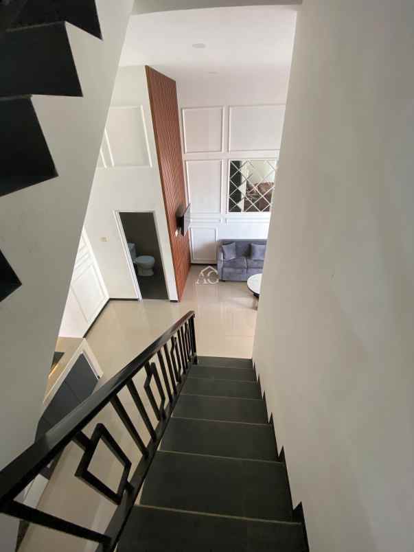 rumah baru 2 lantai di fasco regency pakis malang