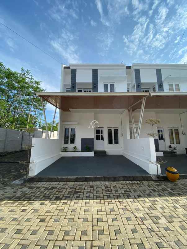 rumah baru 2 lantai di fasco regency pakis malang