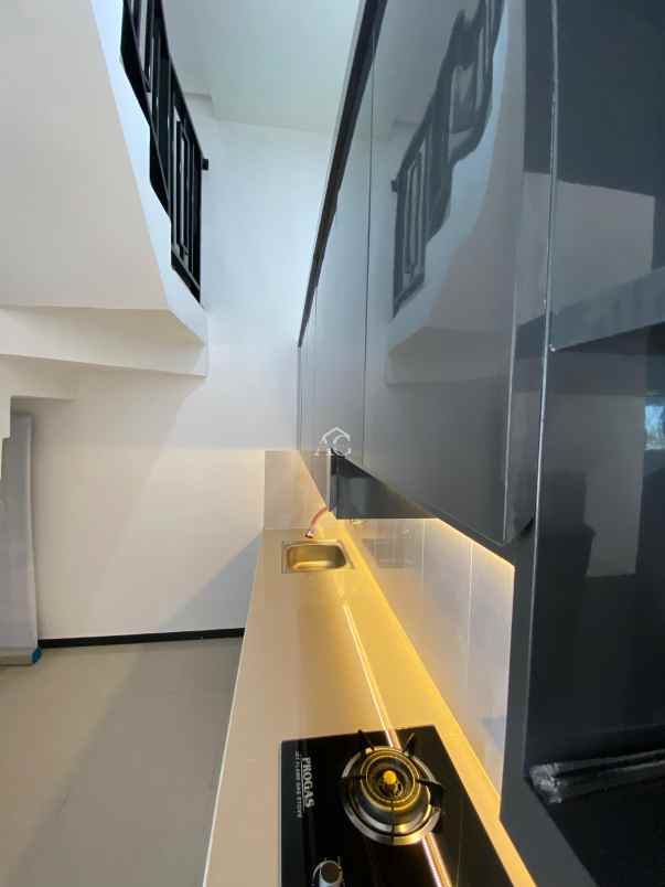 rumah baru 2 lantai di fasco regency pakis malang