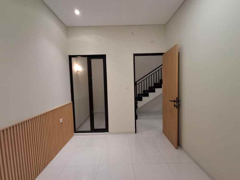 rumah baru 2 lantai lux di golf arcamanik kota bandung