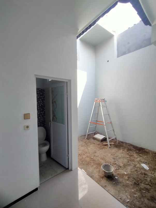 rumah baru tepi jalan raya di kalasan sleman