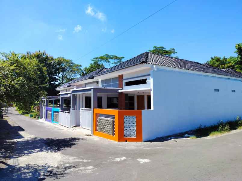 rumah baru tepi jalan raya di kalasan sleman