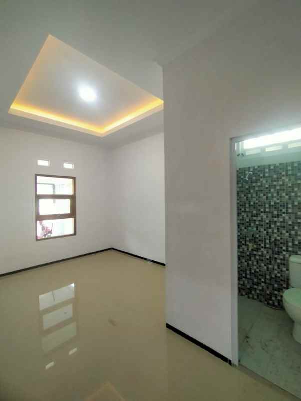 rumah baru tepi jalan raya di kalasan sleman