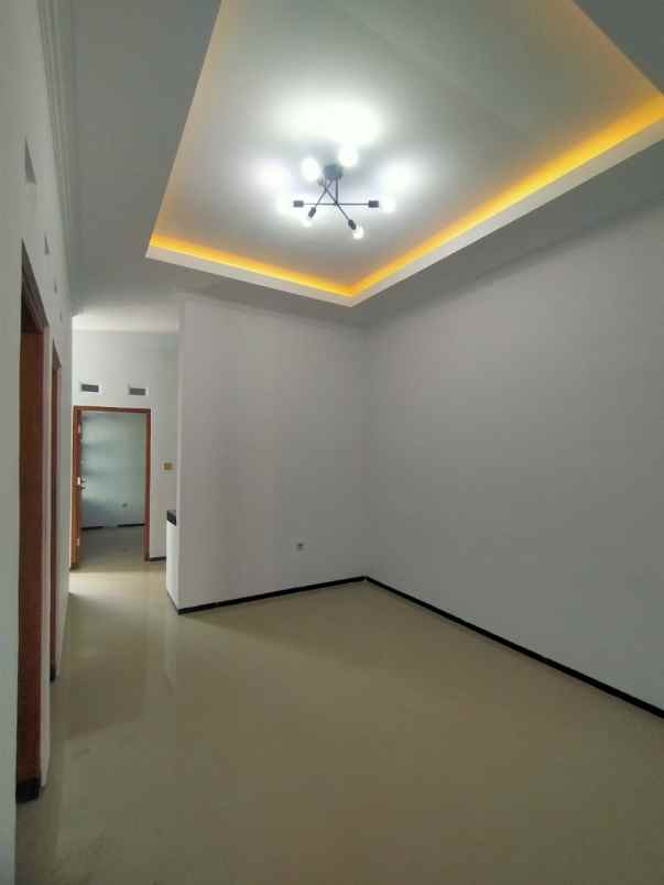 rumah baru tepi jalan raya di kalasan sleman