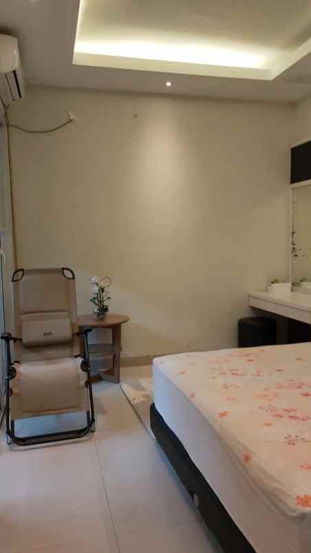 rumah beserta furnish bagus wisata bukit mas