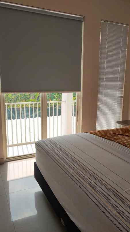 rumah beserta furnish bagus wisata bukit mas