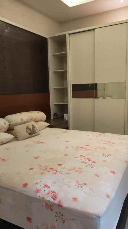 rumah beserta furnish bagus wisata bukit mas