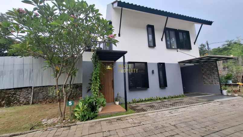 rumah cantik dekat pintu tol brigif